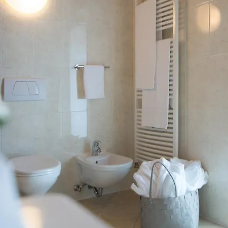 Hotel Blitzburg Brunico