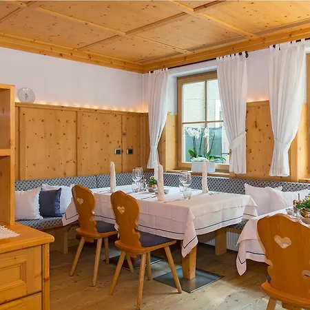 Hotel Blitzburg Brunico